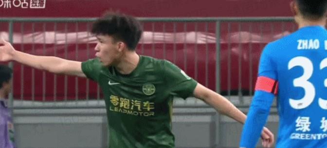 华体会体育登录入口-太着急了，王钰栋两次表达不满都被镜头捕捉到
