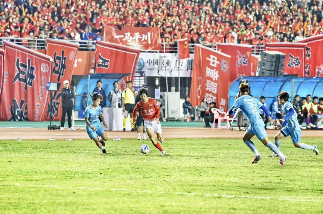 华体会体育登录入口-“赣超”第二轮！南昌队客场2:0战胜鹰潭队